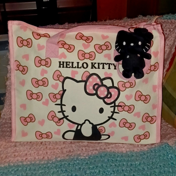 Bows and Hearts 💕 Hello Kitty Shoulder Tote - Picture 8 of 11